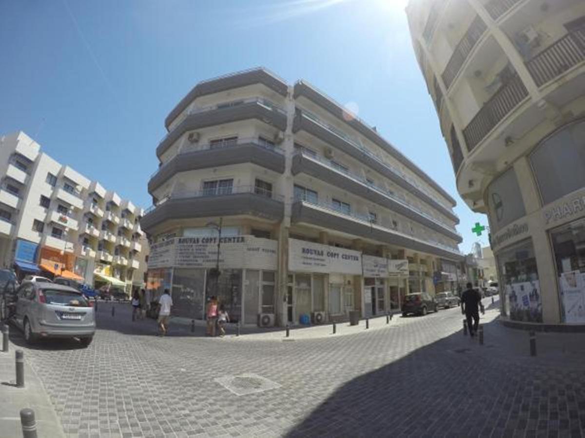 Les Palmiers Petrou Apartments Lárnaka Kültér fotó